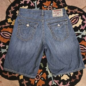 🔥🔥True Religion Light Blue Denim Shorts with Signature Back Pockets🔥🔥Size36